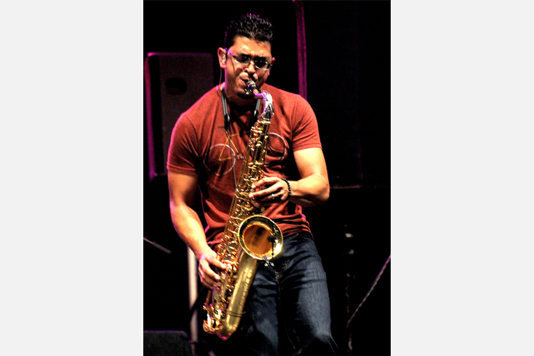 SAVIEL - Saxofones, Flauta, EWI