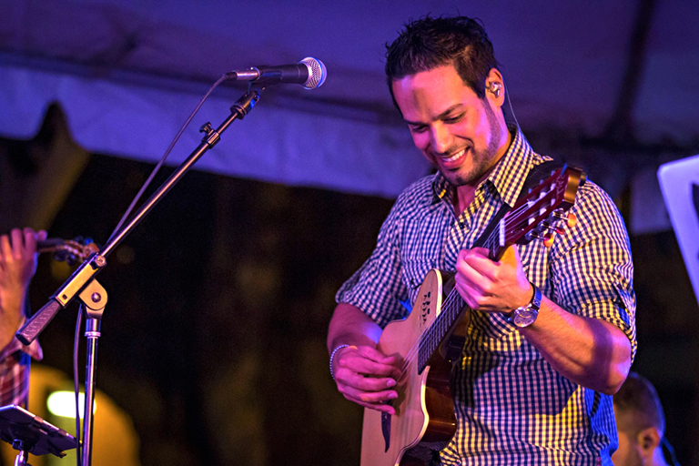 ISMAR - Voz, Guitarra