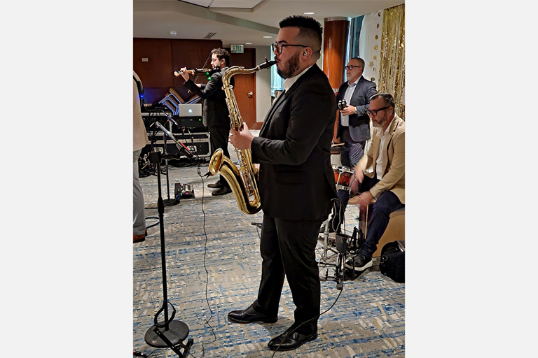 Leonelle Agosto - Saxofón