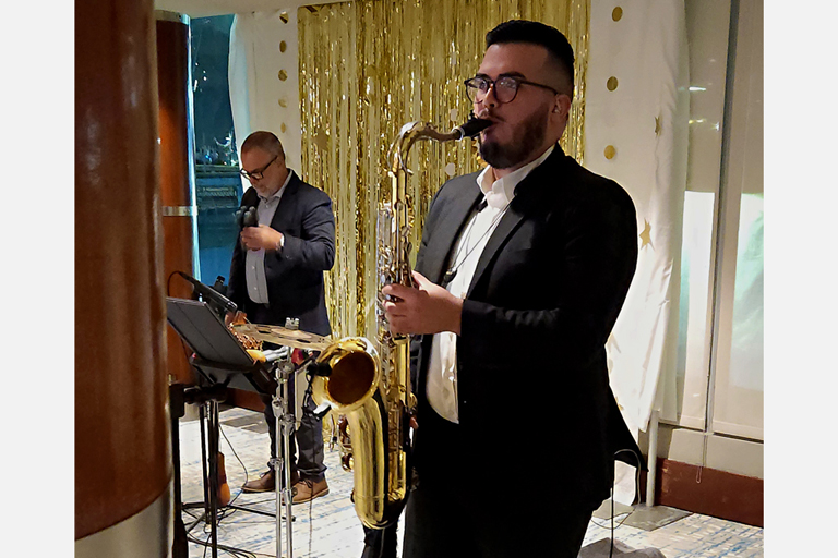 Leonelle Agosto - Saxofón