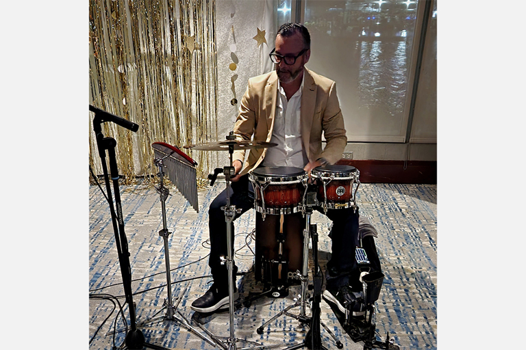 RAÚL - Percusión