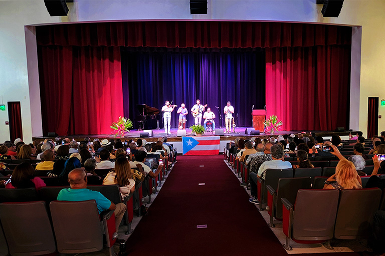 23-AS5-Teatro_Cayey-150804-768w512h-80q