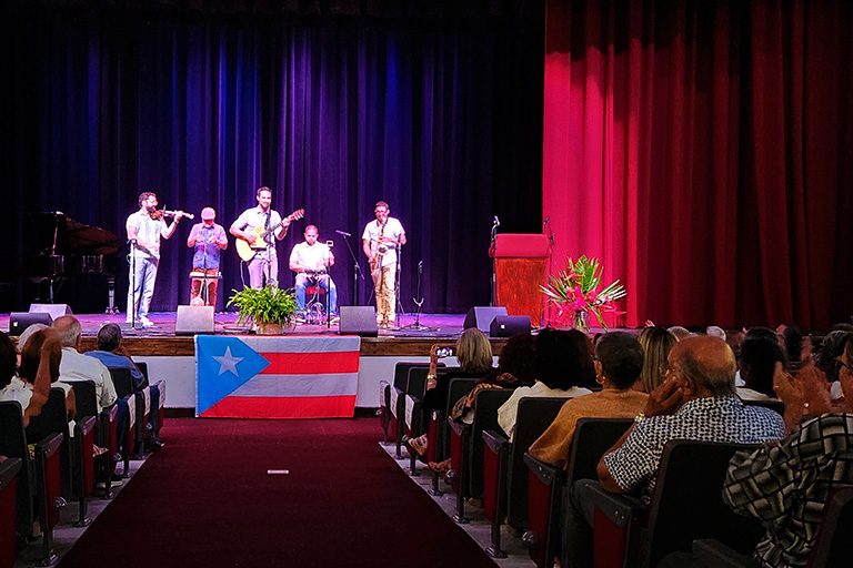 23-AS5-Teatro_Cayey-151720-768w512h-80q